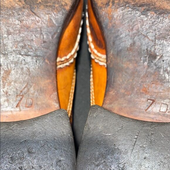 Vintage Brown Leather Loafer with a heal - Picture 9 of 11